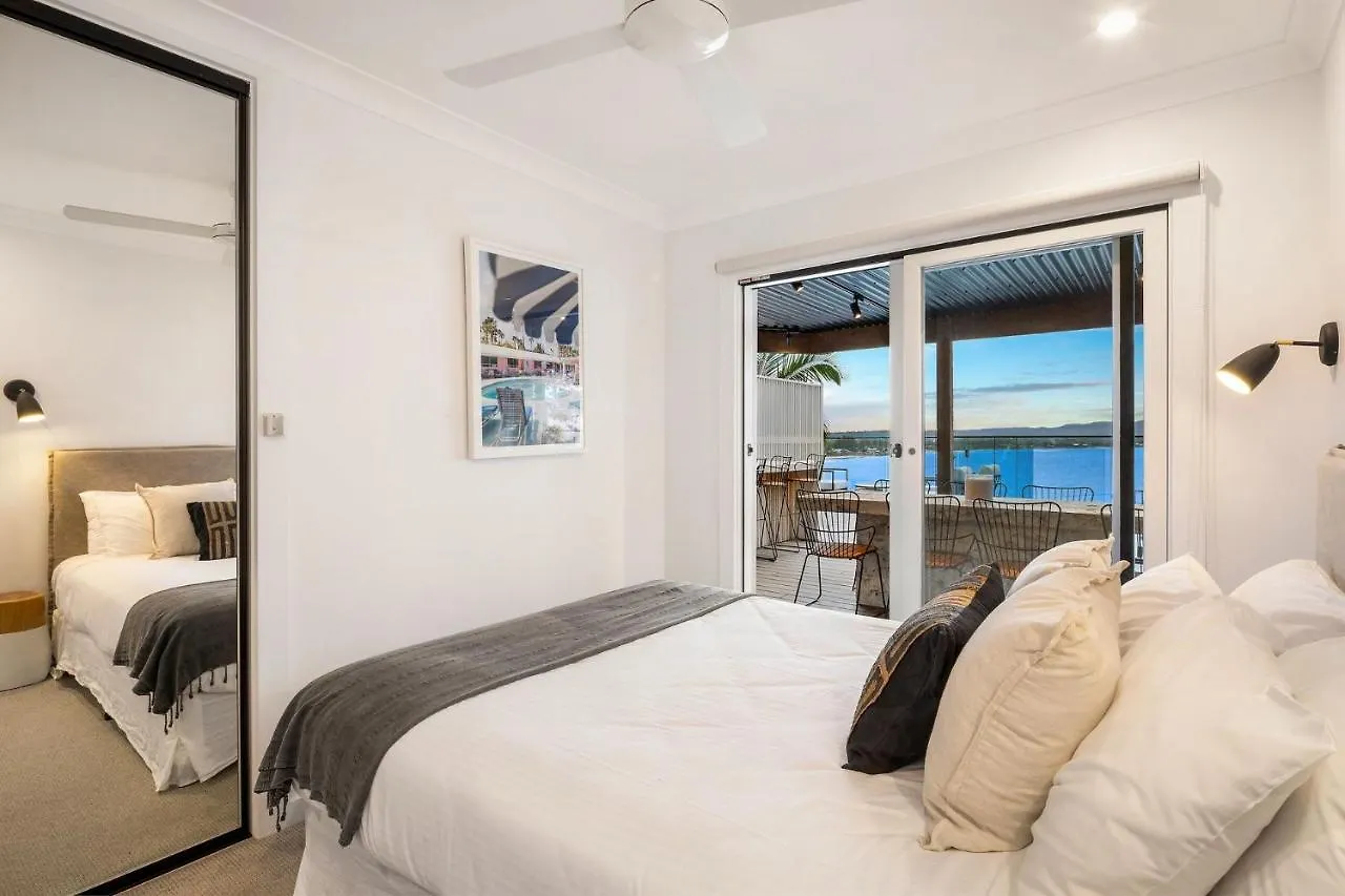 Sway - Stunning 5 Bedroom Beach House With Pool Byron Bay 0*,  Australia