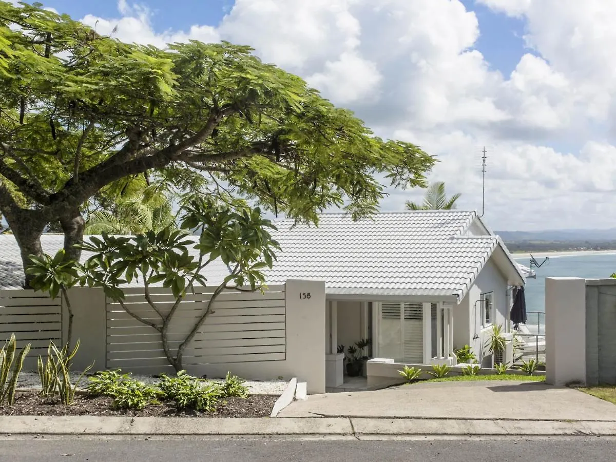 Sway - Stunning 5 Bedroom Beach House With Pool خليج بيرون بيت للعطل