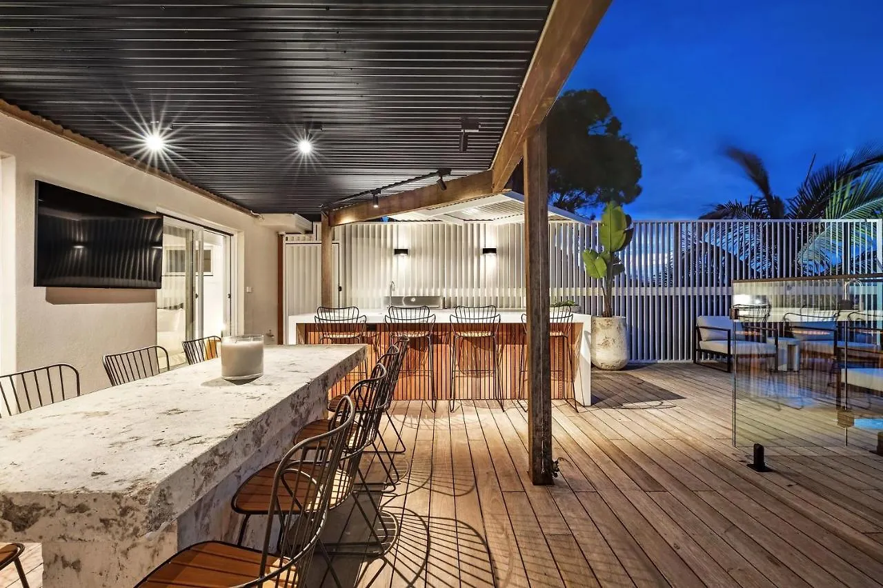 بيت للعطل Sway - Stunning 5 Bedroom Beach House With Pool خليج بيرون أستراليا